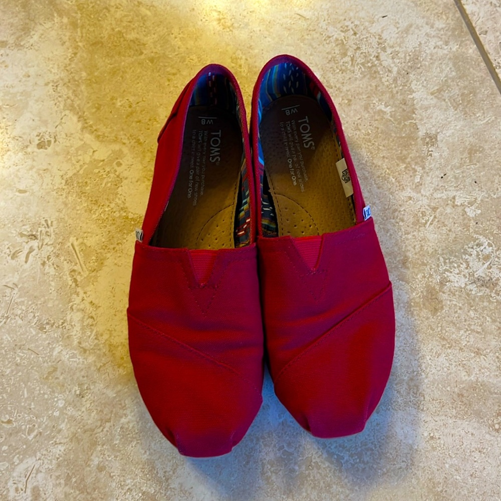 Tom’s women’s size 8